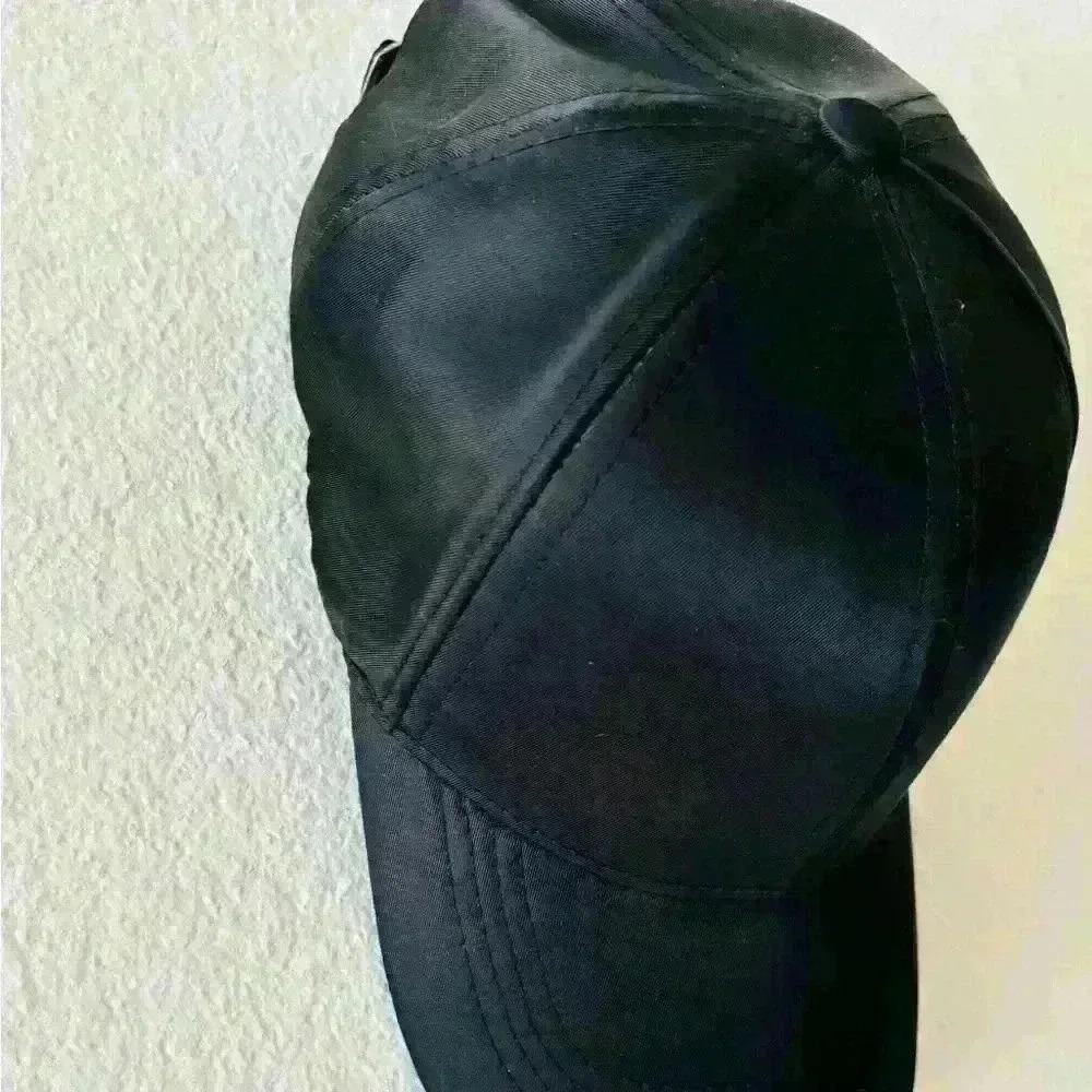 Black plain hat